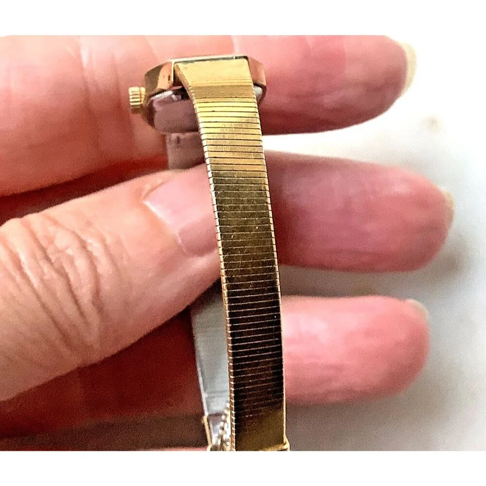 Pulsar V230-5730 Womens Analog Quartz Watch Gold Tone Bracelet V230-5730